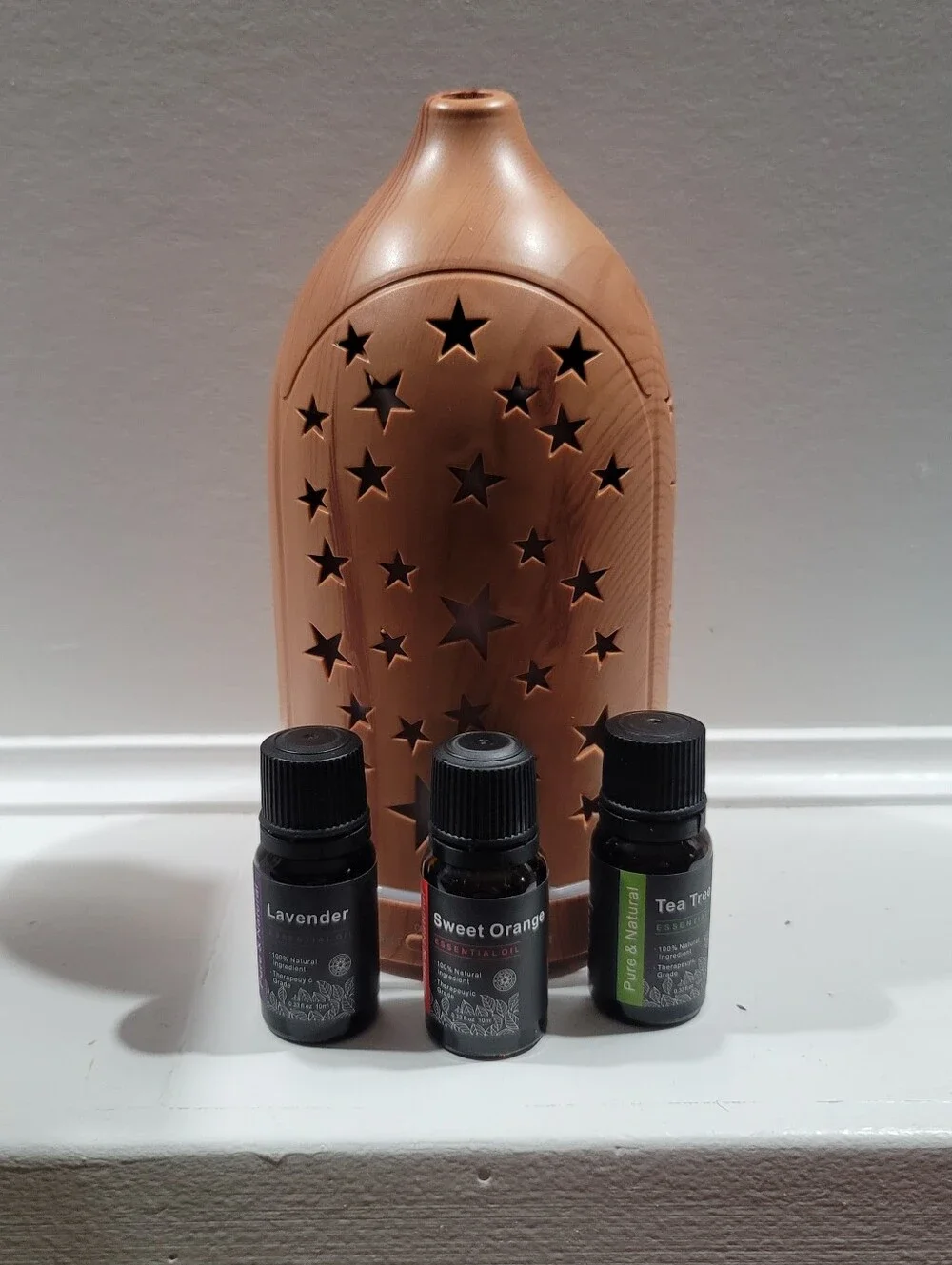 Plastic Wood Grain Hollow Carving Aroma Diffuser -